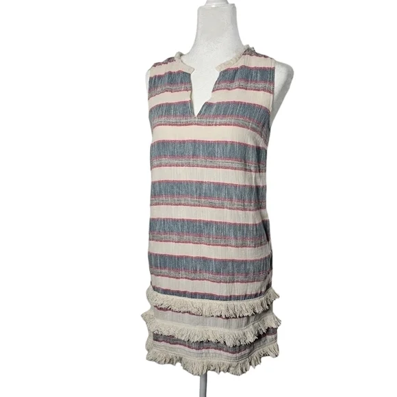 Holding Horses Anthropologies Cream & blue & red stripes w/ fringe v-neck size 6 - Picture 12 of 13